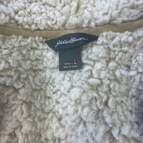 Eddie Bauer Sherpa vest, very fluffy and warm! - Picture 2 of 5